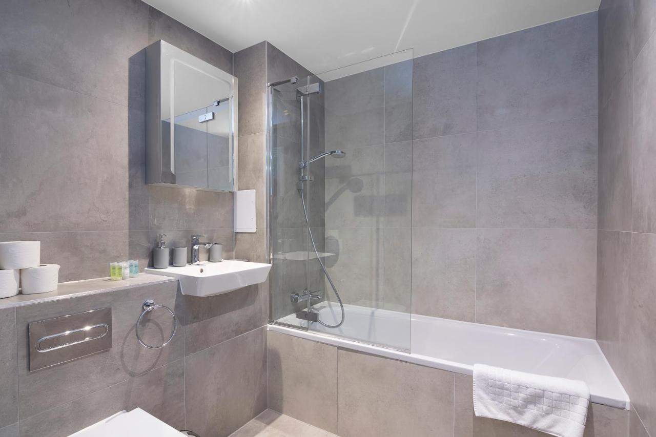 Spacious, Bright & Modern 1 & 2 Bed Apartments At Sligo House - Central Watford Watford  Exterior foto