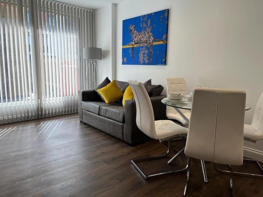 Spacious, Bright & Modern 1 & 2 Bed Apartments At Sligo House - Central Watford Watford  Exterior foto